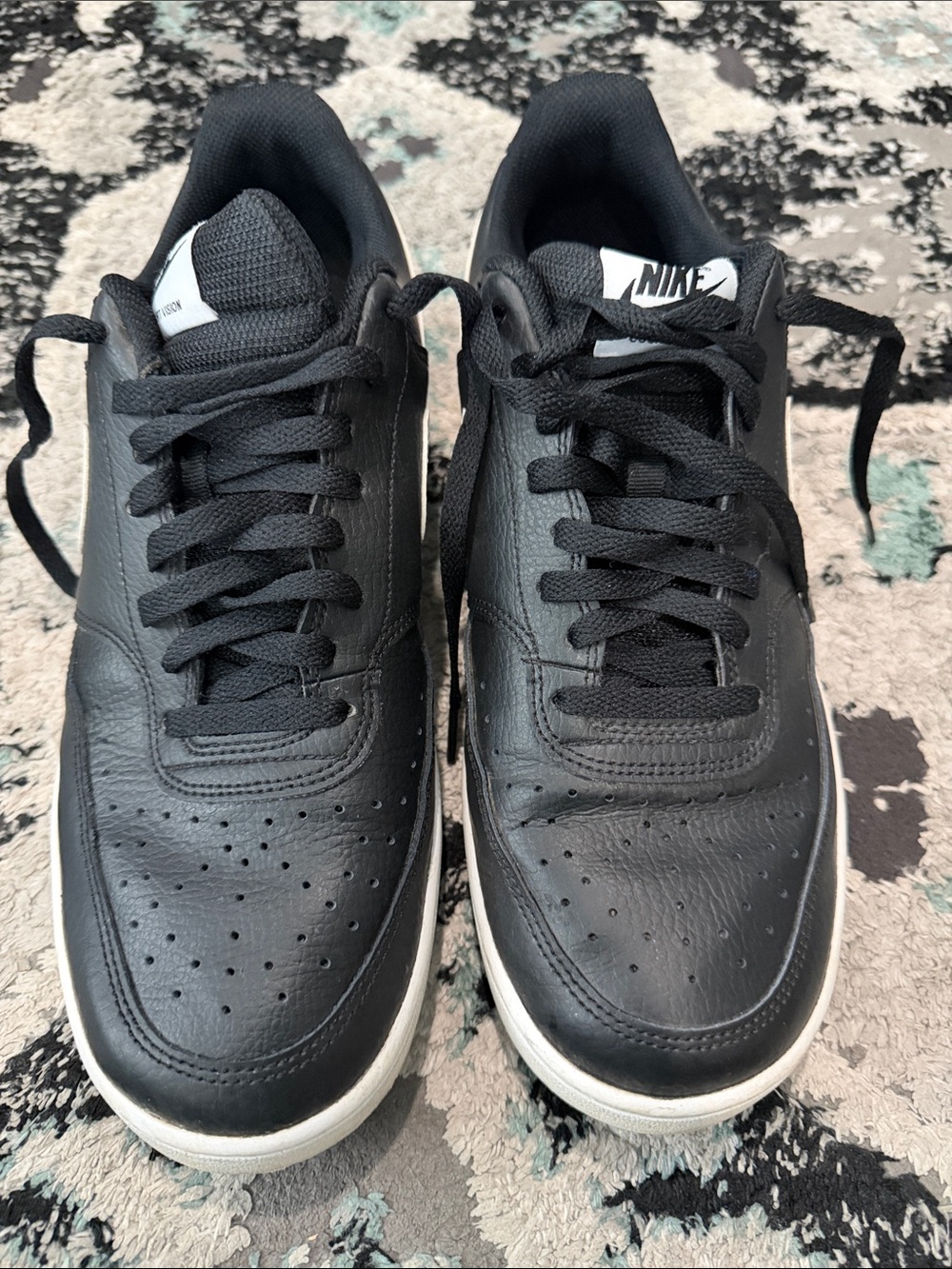 Nike Men’s Black Low-Top Sneakers with White Sole